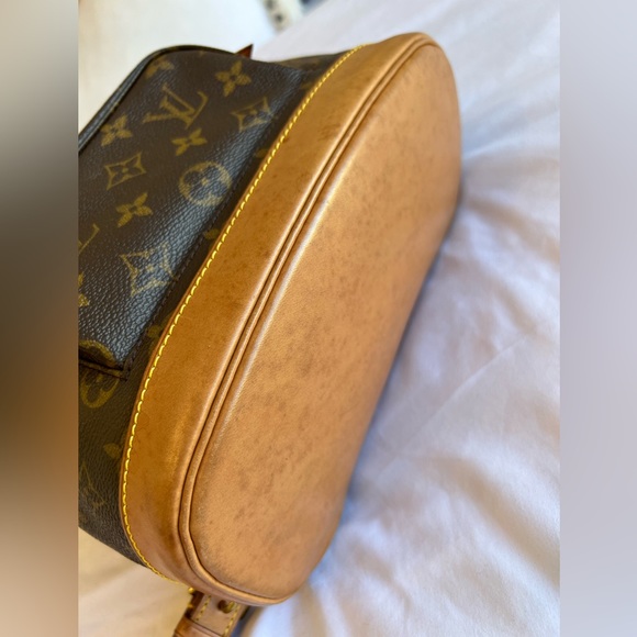 Authentic LOUIS VUITTON Monogram Montsouris Backpack - Picture 4 of 14